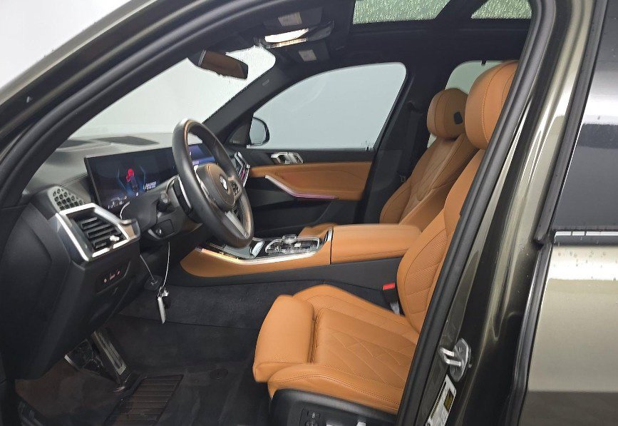 Used 2025 BMW X5 xDrive40i w/ Executive Package AWD/4WD image 4