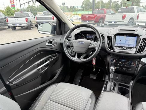 Used 2018 Ford Escape SE w/ SE Sport Appearance Package FWD image 19