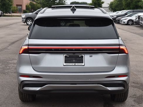 New 2026 Lincoln Nautilus Reserve w/ Jet Appearance Package AWD/4WD image 8