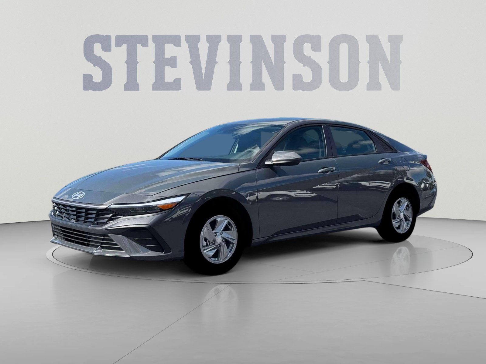 Used 2026 Hyundai Elantra SE FWD image 2