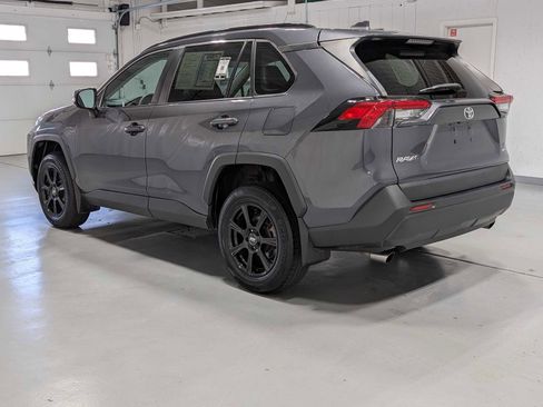 Used 2019 Toyota RAV4 LE image 9