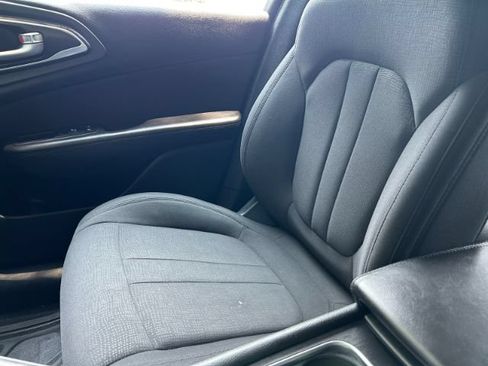 Used 2016 Chrysler 200 Limited FWD image 21