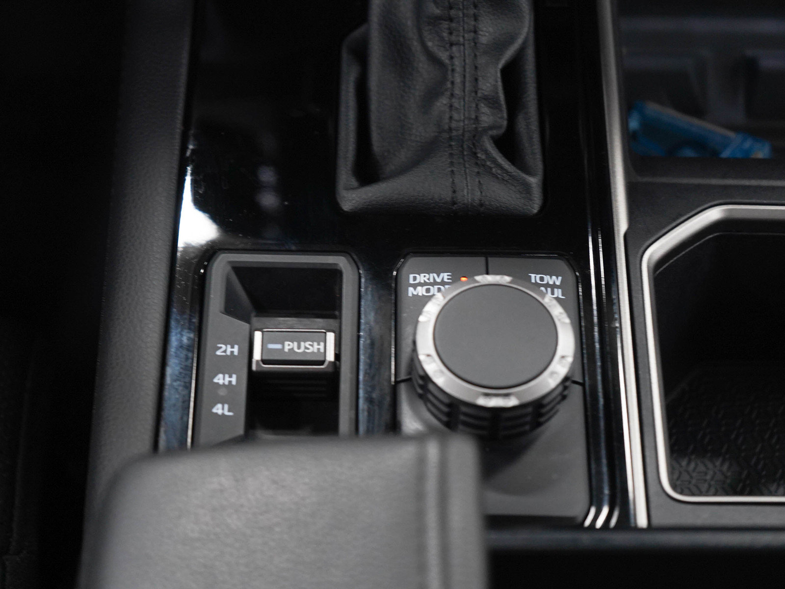 Used 2025 Toyota Tundra Limited AWD/4WD image 20