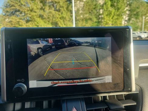 Certified 2023 Toyota RAV4 LE AWD/4WD image 24