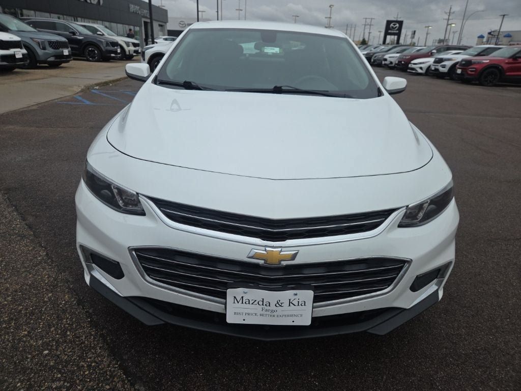 Used 2017 Chevrolet Malibu LT FWD image 2