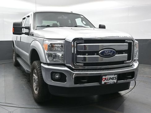 Used 2016 Ford F250 XLT w/ Snow Plow Prep Package AWD/4WD image 8