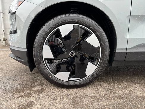 New 2026 Volvo EX30 Plus w/ Climate Package AWD/4WD image 9