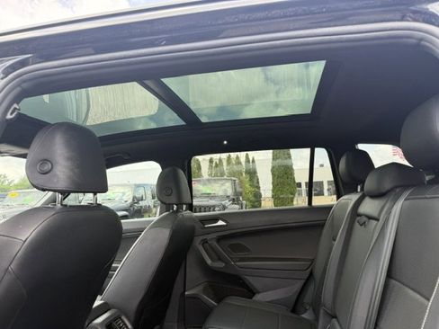 Used 2020 Volkswagen Tiguan SE R-Line AWD/4WD image 10