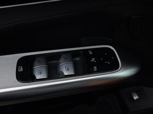 Used 2026 Mercedes-Benz GLC 300 image 31