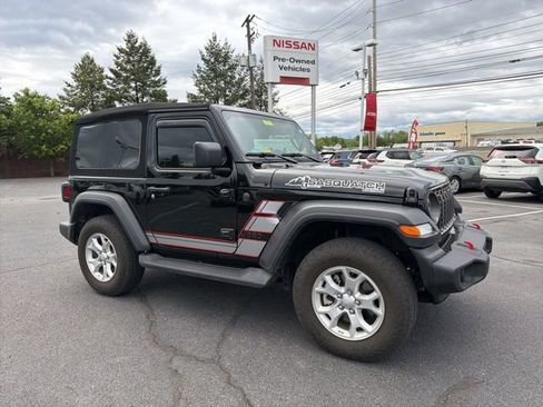 Used 2024 Jeep Wrangler Sport AWD/4WD image 9
