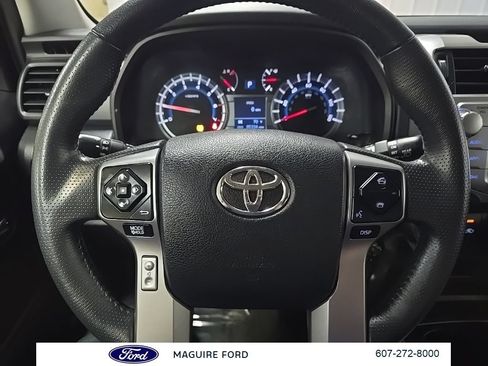 Used 2019 Toyota 4Runner SR5 AWD/4WD image 21