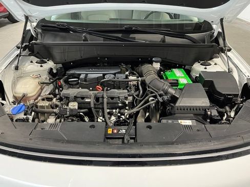 Used 2024 Hyundai Kona Limited FWD image 9