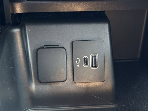 Used 2025 Ford Explorer Active w/ Active Comfort Package image 26