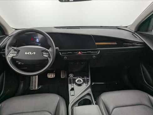 Used 2023 Kia Niro SX Touring FWD image 23