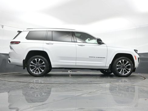 Used 2021 Jeep Grand Cherokee L Overland w/ Advanced Protech Group III image 44