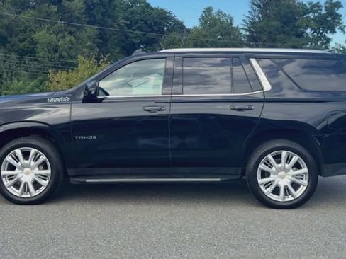 Used 2024 Chevrolet Tahoe High Country AWD/4WD image 5