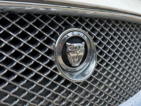 Used 2013 Jaguar XF RWD image 20