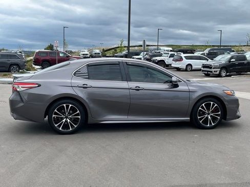 Used 2018 Toyota Camry SE w/ Audio Package FWD image 7