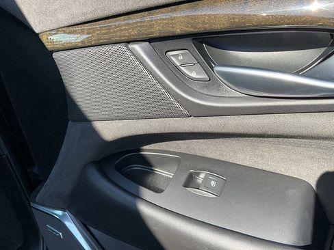 Used 2017 Cadillac Escalade ESV Platinum image 31