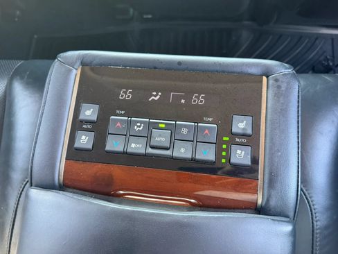 Used 2017 Lexus LX 570 4WD w/ Luxury Package image 23