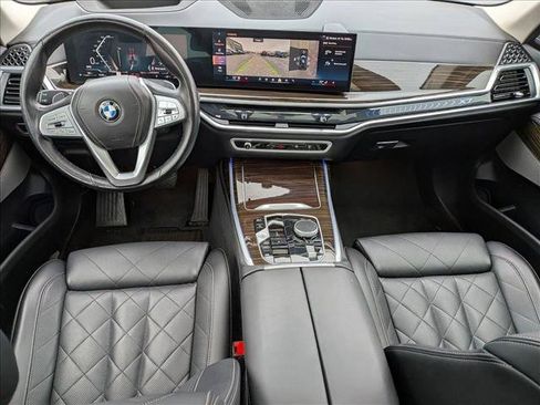Used 2024 BMW X7 xDrive40i image 24