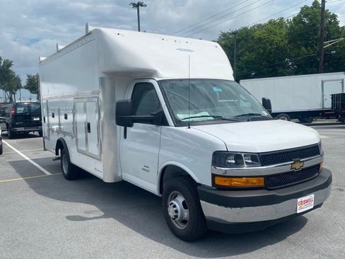 New 2025 Chevrolet Express 4500 w/ Power Convenience Package image 2