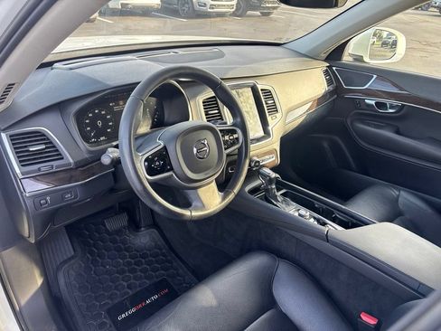 Used 2018 Volvo XC90 T6 Momentum w/ Convenience Package AWD/4WD image 10