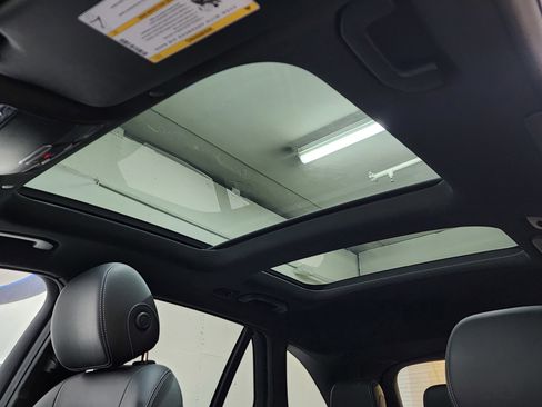 Used 2021 Mercedes-Benz GLC 300 GLC 300 image 25