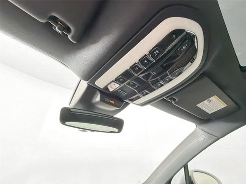 Certified 2026 Porsche Macan Turbo AWD/4WD image 25