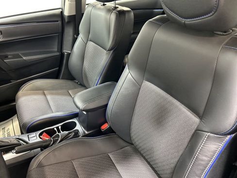 Used 2017 Toyota Corolla SE image 22