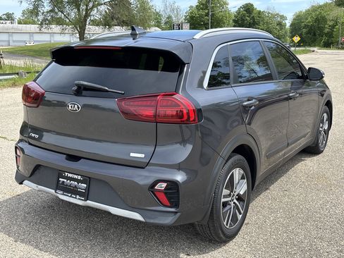 Used 2020 Kia Niro EX FWD image 3