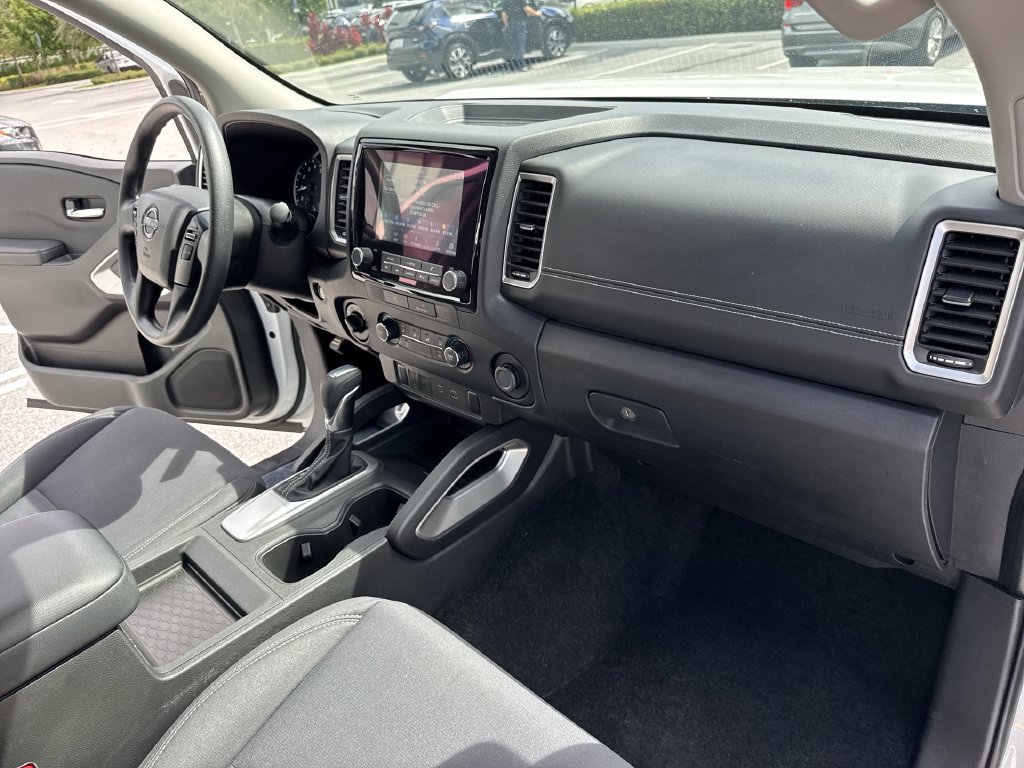 Used 2022 Nissan Frontier SV AWD/4WD image 32