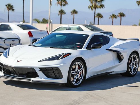 Used 2022 Chevrolet Corvette Stingray Premium Cpe w/ Z51 Performance Package RWD image 3