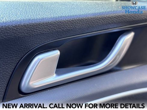 Used 2022 Kia K5 LXS FWD image 8