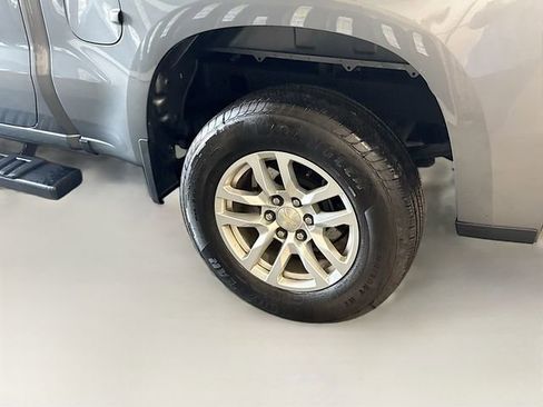 Used 2021 Chevrolet Silverado 1500 LT image 30
