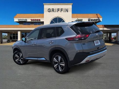 Used 2023 Nissan Rogue Platinum w/ Platinum Premium Package FWD image 9