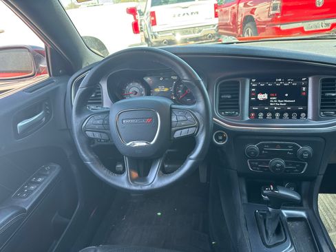 Used 2017 Dodge Charger SXT w/ Plus Group image 3