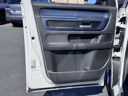 New 2025 Volkswagen ID. Buzz Pro S image 16