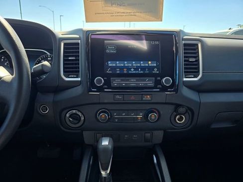 Used 2023 Nissan Frontier SV image 10