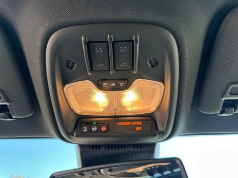 Used 2025 Chevrolet Colorado ZR2 w/ Technology Package AWD/4WD image 42