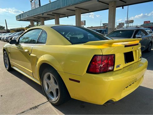 Used 2002 Ford Mustang GT RWD image 2