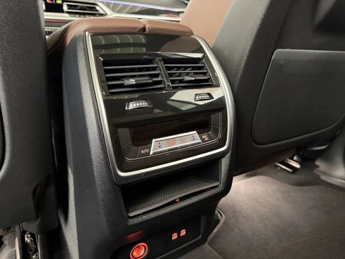 Used 2022 BMW X7 xDrive40i w/ M Sport Package AWD/4WD image 35