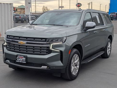 Used 2023 Chevrolet Suburban Premier image 8