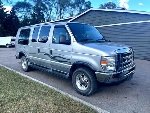 Used 2011 Ford E-250 and Econoline 250 w/ RV Plus Pkg image 12