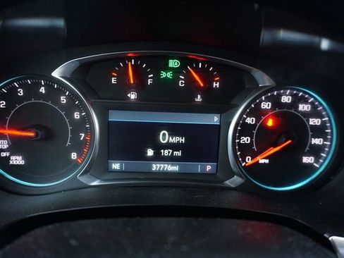 Used 2023 Chevrolet Traverse LT image 12