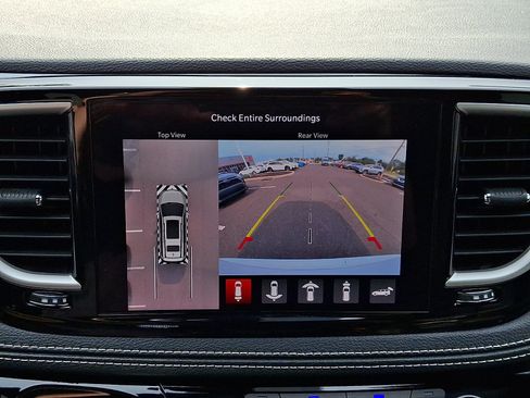 Used 2024 Chrysler Pacifica Limited FWD image 20