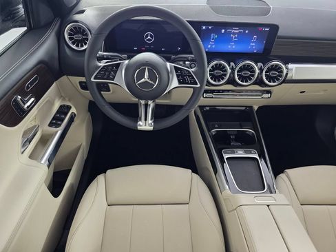 New 2026 Mercedes-Benz GLB 250 image 10
