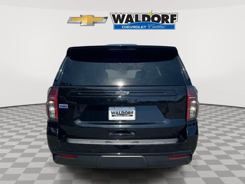 Used 2023 Chevrolet Tahoe Z71 w/ Luxury Package AWD/4WD image 5