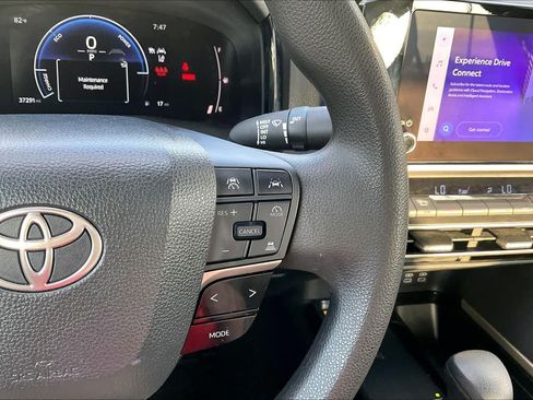 Used 2025 Toyota Camry LE FWD image 24