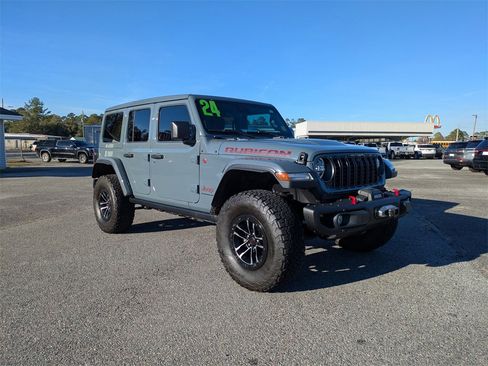 Used 2024 Jeep Wrangler Unlimited Rubicon image 4